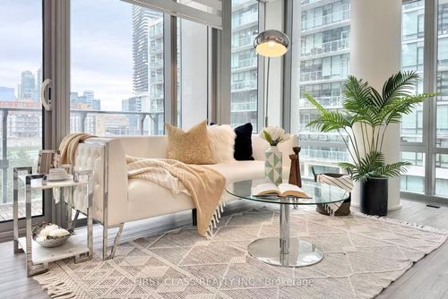 402-39 Queens Quay E, Toronto, ON, M5E0A5 | Card Image