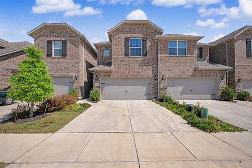 537 Hutchinson Ln, Lewisville, TX, 75077-3391 | Card Image