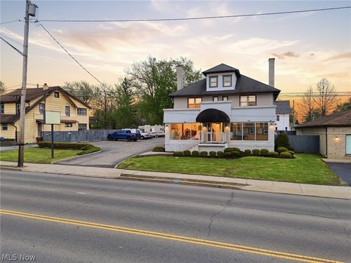 1214 E Market St, Warren, OH, 44483-6606 | Card Image