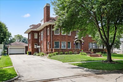 209 E Elm Street, House other with 6 bedrooms, 2 bathrooms and 2 parking in Fairbury IL | Image 3