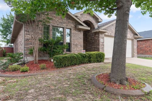 2028 Lake Trail Dr, Heartland, TX, 75126-8274 | Card Image