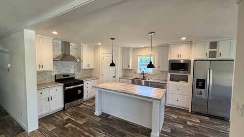 3 Rose Ln, Sturbridge, MA, 01566-1292 | Card Image