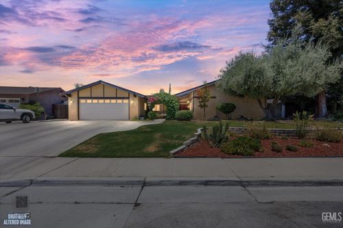 7109 School House Ln, Bakersfield, CA, 93309-0815 | Card Image