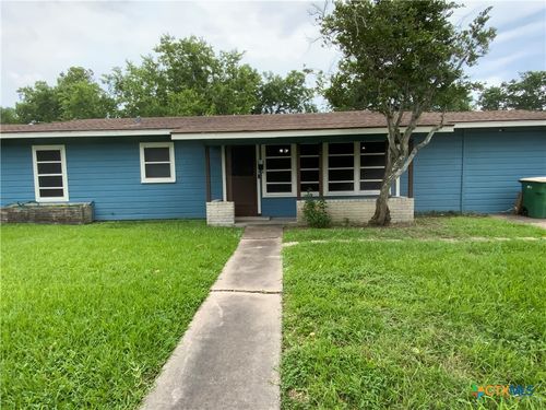 1705 Poplar Ave, Victoria, TX, 77901-4252 | Card Image