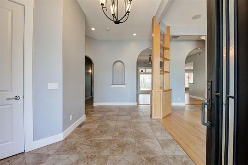 750 Stone Brg, Edmond, OK, 73034-8985 | Card Image