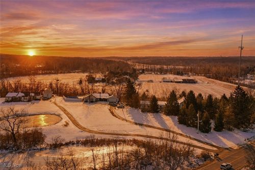 4299 Weymouth Rd, Medina, OH, 44256-7203 | Card Image