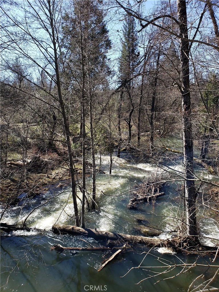 Land in North Fork 4