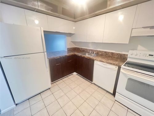 apt-301-7820 Colony Cir S, Tamarac, FL, 33321-3919 | Card Image