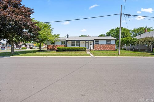 1525 Wells St, Port Huron, MI, 48060-4259 | Card Image