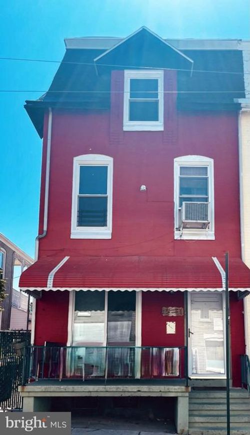 816 Douglass St, READING, PA, 19604-2443 | Card Image
