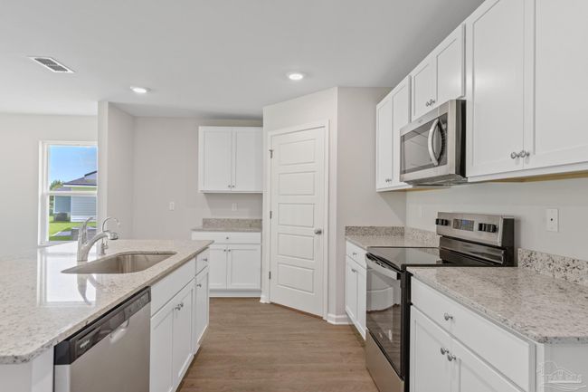 2778 Chevy Cir, House other with 3 bedrooms, 2 bathrooms and 2 parking in Pace FL | Image 7