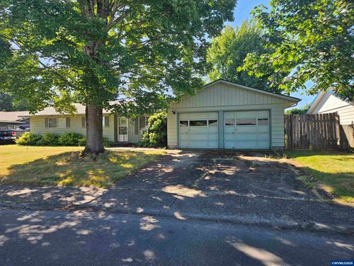 4526 Pennsylvania Ave Se, Salem, OR, 97317-5749 | Card Image