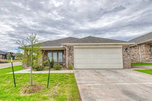 2820 S Bowling Dr, Stillwater, OK, 74074-7529 | Card Image