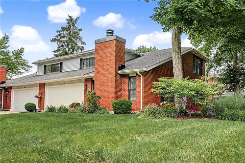 6370 Thomas Paine Pkwy, Centerville, OH, 45459-2507 | Card Image