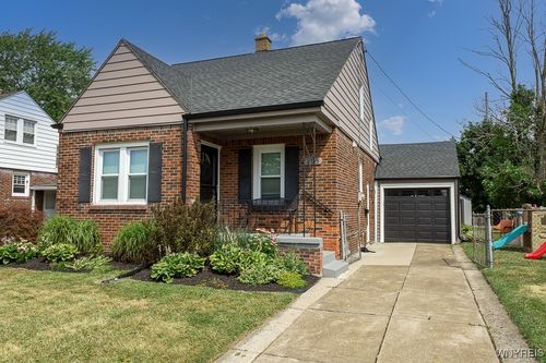 105 Oakridge Ave, Buffalo, NY, 14217-1164 | Card Image