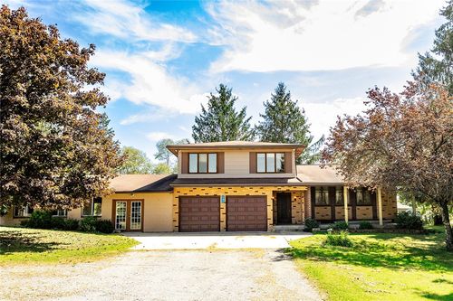 147 Gierlach Dr, Franklin, PA, 16323-6709 | Card Image