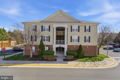 301-42539 Mayflower Ter, BRAMBLETON, VA, 20148-4849 | Card Image