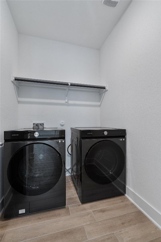 Laundry Room | Image 25