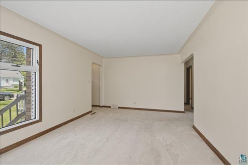 3021 Hutchinson Rd, Duluth, MN, 55811 | Card Image