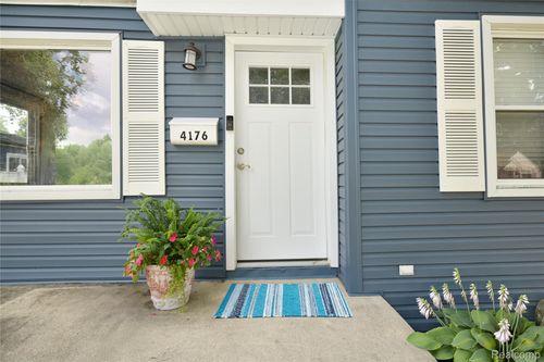 4176 Prairie Ave, Berkley, MI, 48072-3152 | Card Image