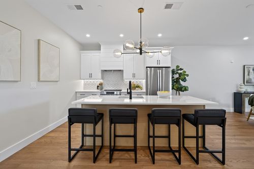 5-2 Readfield Place, Boston, MA, 02119 | Card Image
