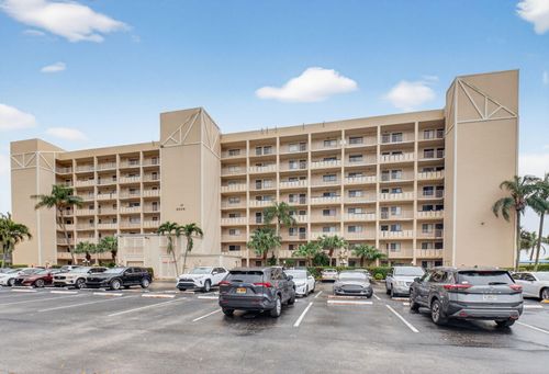 607-6866 Huntington Ln, Delray Beach, FL, 33446-3039 | Card Image