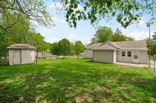 2704 N 81st St, Kansas City, KS, 66109-1516 | Card Image