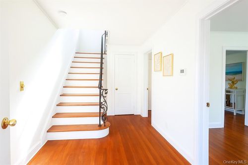 4734 Glenwood St, Little Neck, NY, 11362-1421 | Card Image