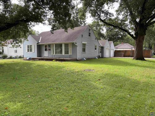 3145 Sw Sena Dr, Topeka, KS, 66604-1639 | Card Image