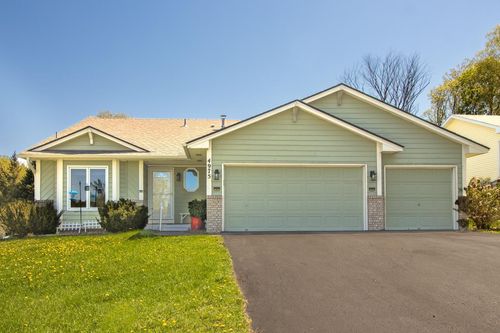 4975 Heather Ridge Rd N, Oakdale, MN, 55128-2226 | Card Image