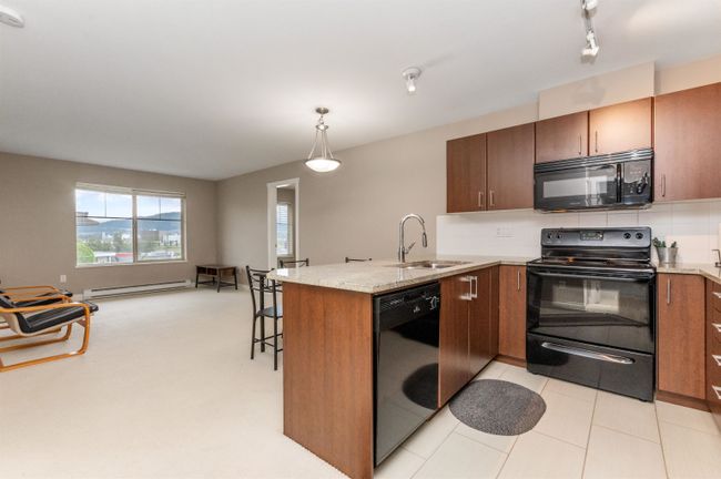 413 - 45559 Yale Road, Condo with 1 bedrooms, 1 bathrooms and 1 parking in Chilliwack BC | Image 2