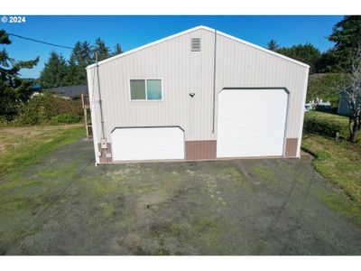 91181 Tarheel Ln, House other with 2 bedrooms, 2 bathrooms and 4 parking in CoosBay OR | Image 2