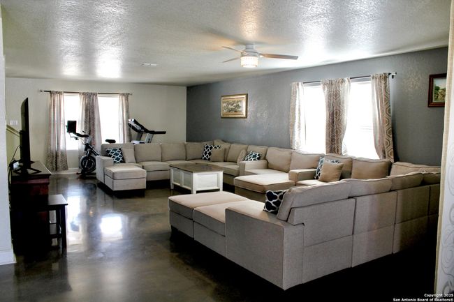 124 Hinge Path, House other with 3 bedrooms, 3 bathrooms and null parking in Cibolo TX | Image 7