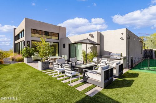 5841 N Echo Canyon Cir, Phoenix, AZ, 85018-1243 | Card Image