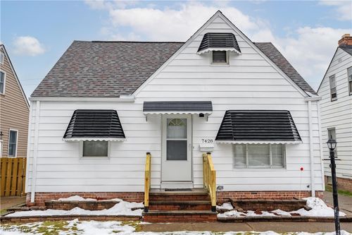 7428 Ira Ave, Brooklyn, OH, 44144-3230 | Card Image