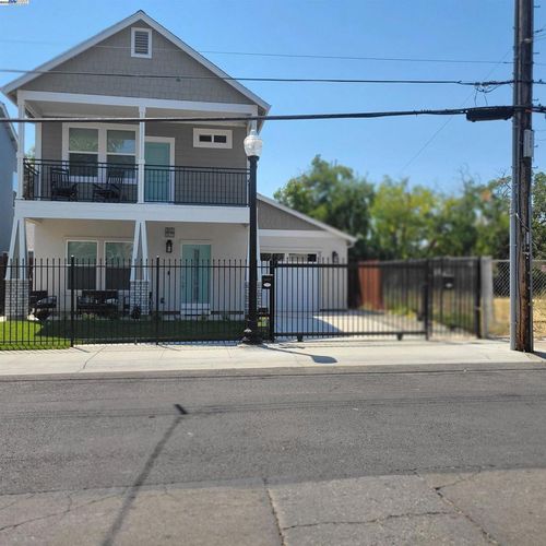 2627 Beaumont St, Sacramento, CA, 95815-2209 | Card Image