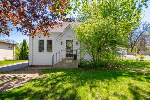 830 Mcknight Rd N, Maplewood, MN, 55119-3881 | Card Image