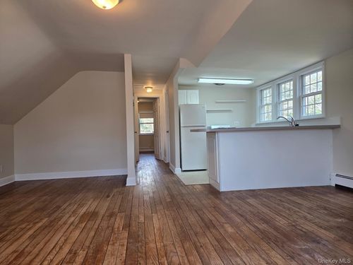 7 Harborview Rd, Stony Brook, NY, 11790-1412 | Card Image