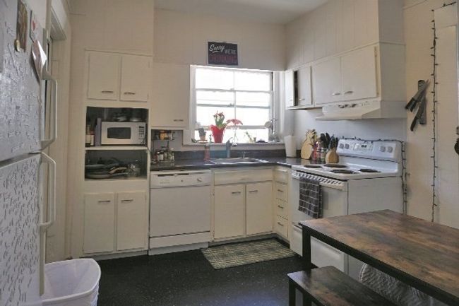 APT-32 - 1800 Massachusetts Ave, Condo with 4 bedrooms, 1 bathrooms and null parking in Cambridge MA | Image 6