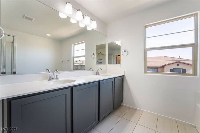 Primary Bathroom | Image 27