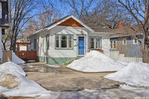 903 6th Ave N, Saskatoon, SK, S7K2T3 | Card Image