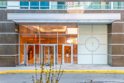 1011r-1 Shore Ln, Jersey City, NJ, 07310-2082 | Card Image