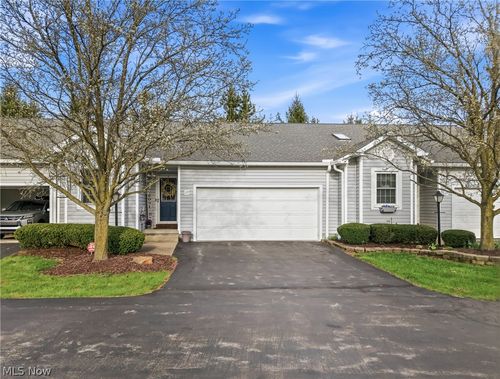 127 Greenfield Oval Nw, Warren, OH, 44483-1100 | Card Image
