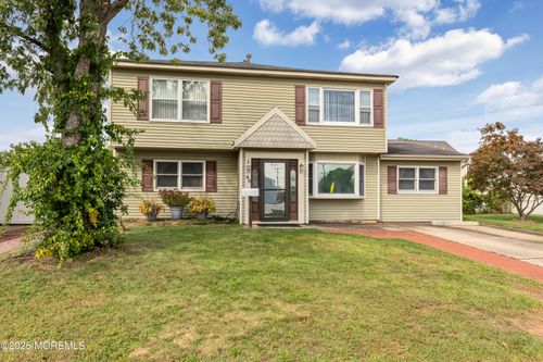 40 Lynn Blvd, Hazlet, NJ, 07730-2155 | Card Image