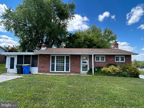 39 Crestlyn Dr, YORK, PA, 17402-5065 | Card Image