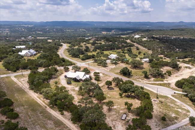 122 Twisting Oak Ct, House other with 4 bedrooms, 3 bathrooms and null parking in Pipe Creek TX | Image 49