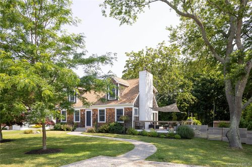 1050 Bayview Ave, Southold, NY, 11971-1323 | Card Image