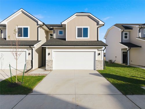 6925 Poppy Ct, Johnston, IA, 50131-4772 | Card Image