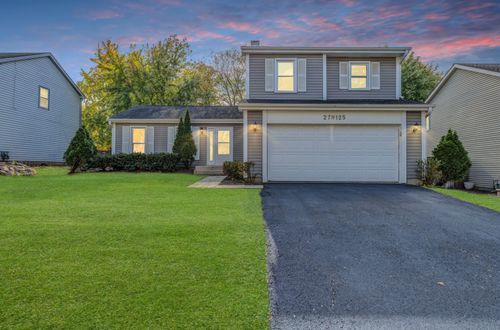 27W125 Chestnut Ln, Winfield, IL, 60190-2048 | Card Image