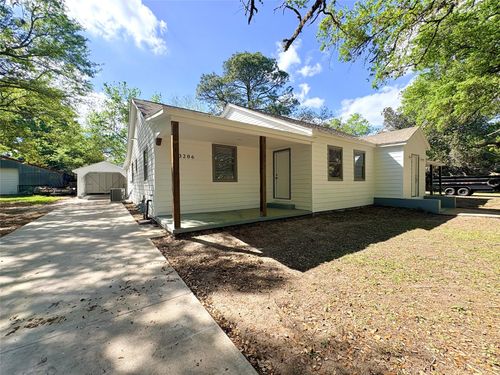 3206 Avenue K, Bay City, TX, 77414-7302 | Card Image